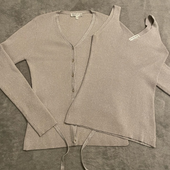 Amazing top and sweater - Picture 1 of 9